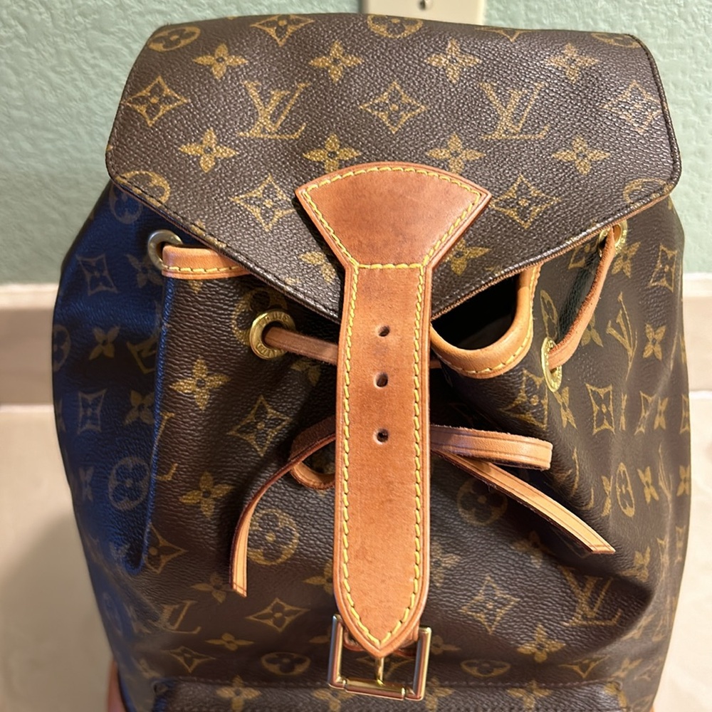 LV Montsouris backpack - Picture 2 of 13